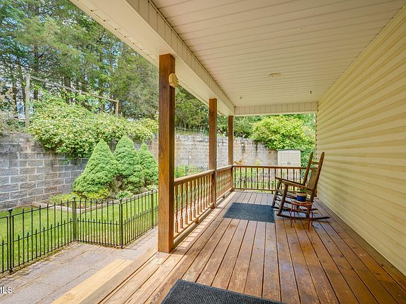 53rd image of 490 Cockatiel Rd