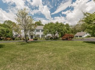 38 Fallowfield Rd, Fairfield, CT 06824