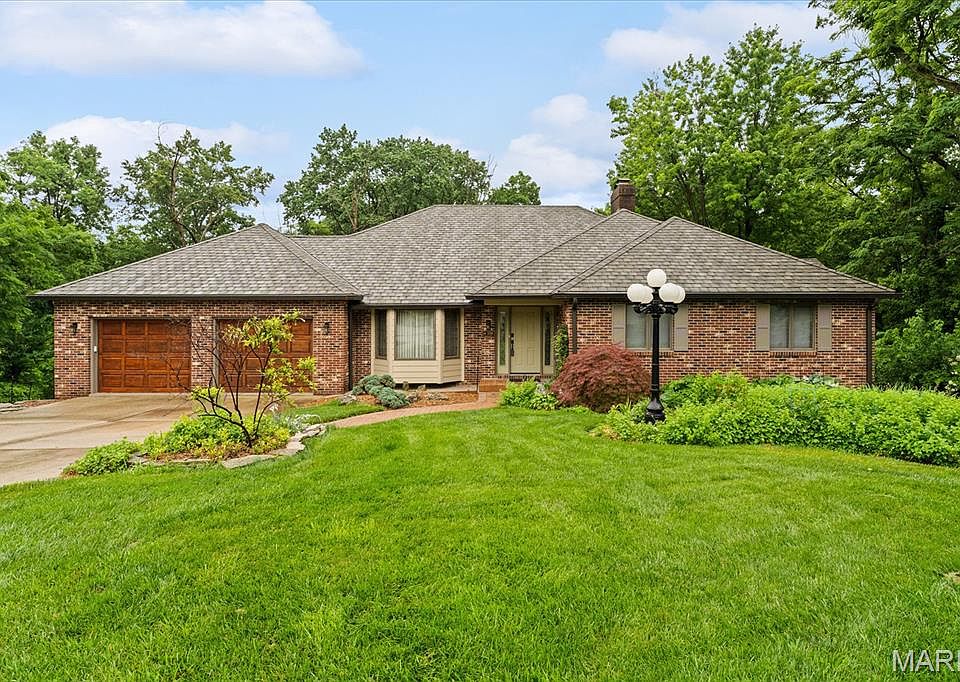 1st image of 106 Suzanne Ct