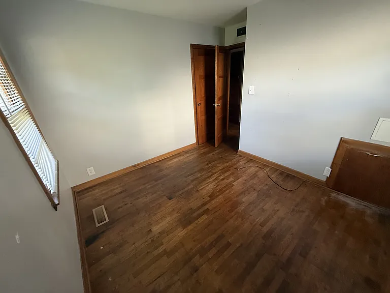 2913 Taylor Ave — Photo 7