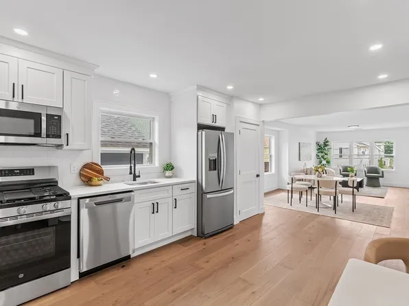 7 2nd St #7, Medford, MA 02155
