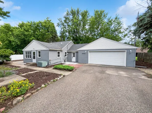 6043 17th St N, Oakdale, MN 55128