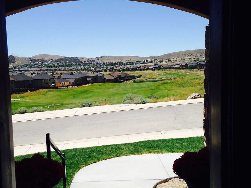 Gorgeous Front Door View!