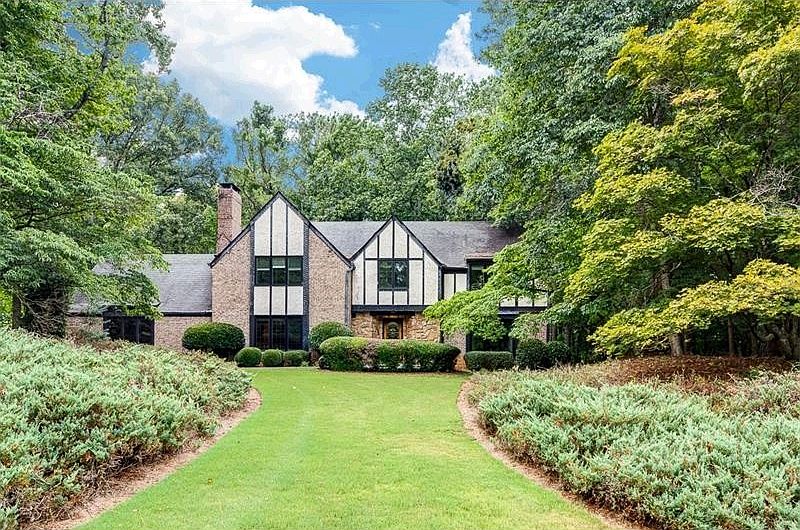 2nd image of 565 Valley Hall Dr