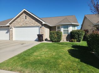 801 S 89th Ave #2, Yakima, WA 98908