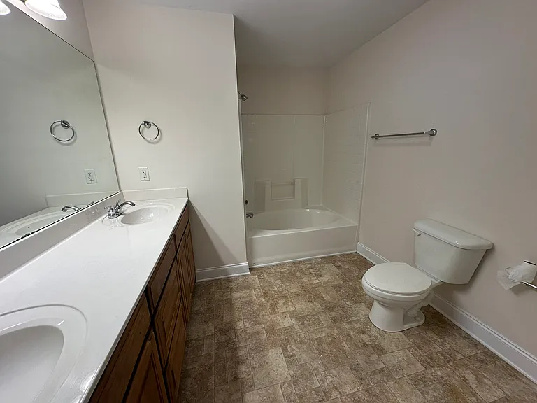 122 Crown Point Dr #4 — Photo 12