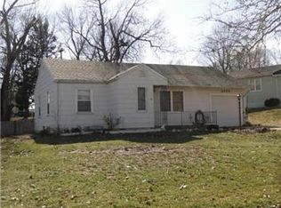 2221 NE Gaddy Rd, Kansas City, MO 64118