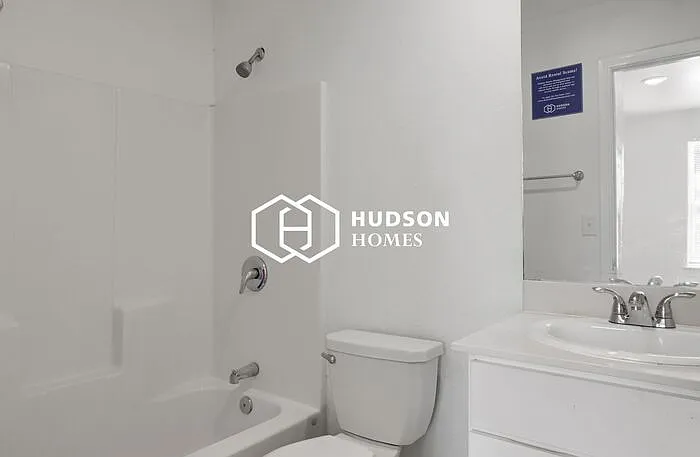 1312 Oak St — Photo 11