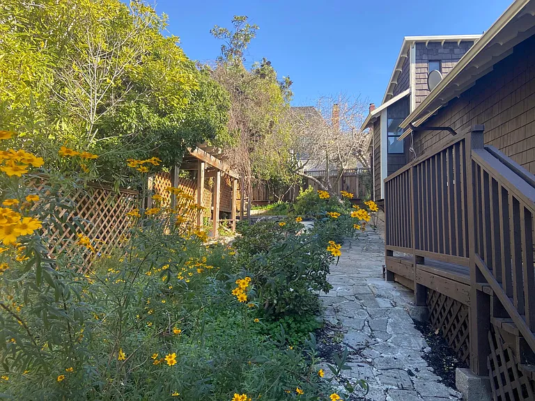243 Arlington Ave — Photo 3