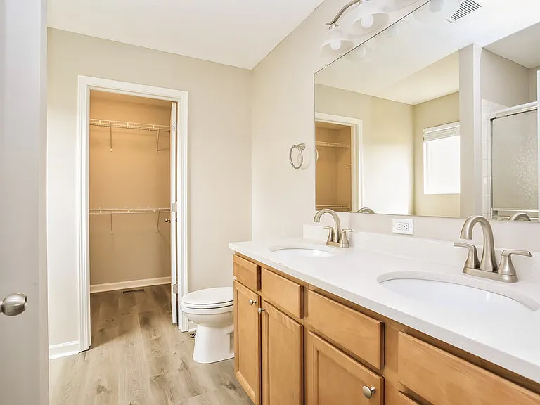 804 Zeller Dr — Photo 13