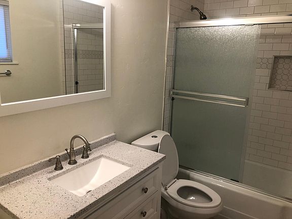 3rd image of 1201 W Myrtle Ave