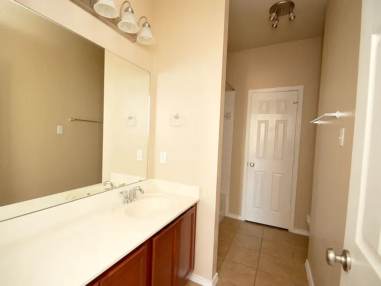 7300 Golden Oak Ln — Photo 16