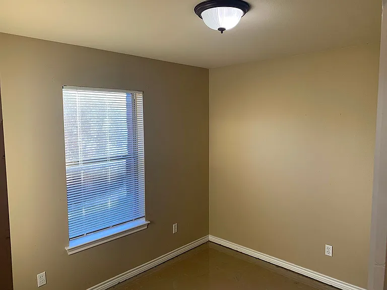 211 Patricia Ct — Photo 13