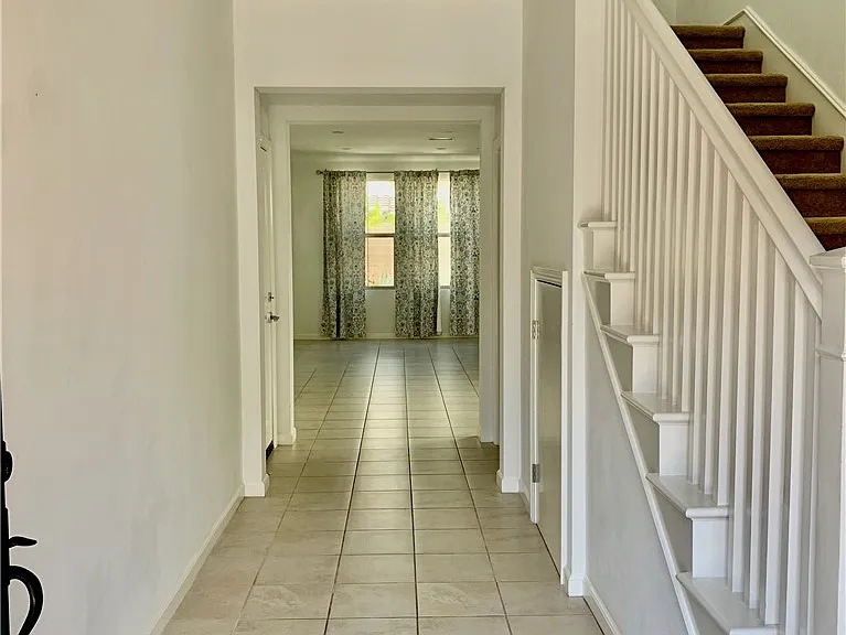 112 Breakwater — Photo 2