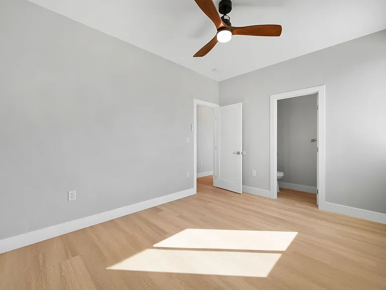 Malachite Ave. - 1318 — Photo 13