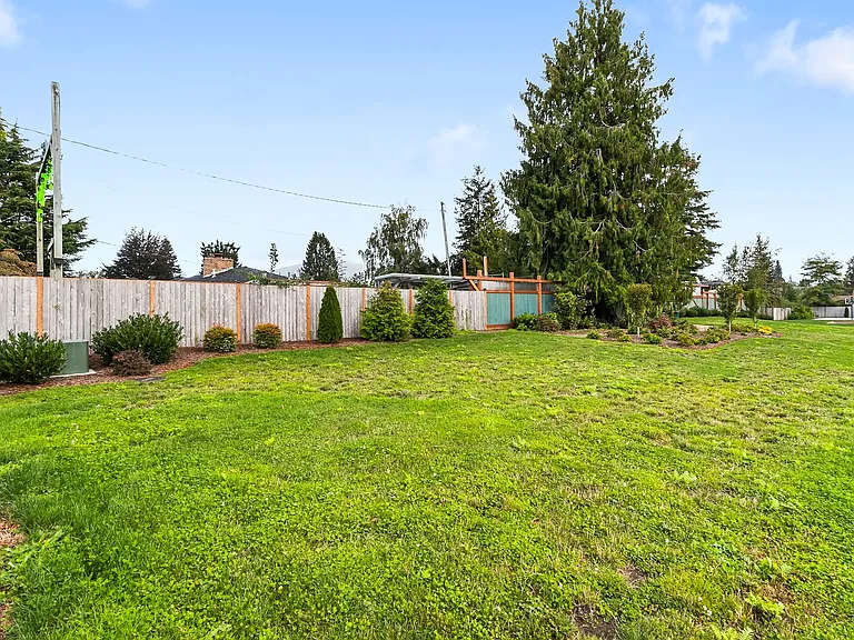 1019 Curtis St — Photo 24