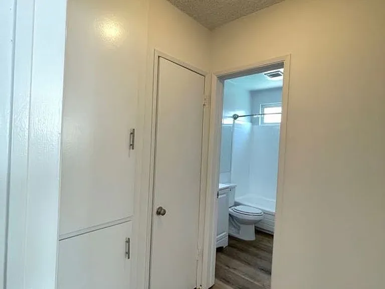 6632 Darby Ave — Photo 13