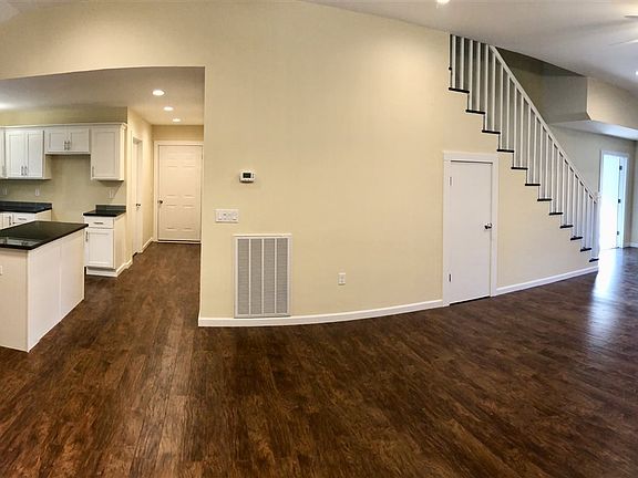 3rd image of 182 Eagle Crest Ln