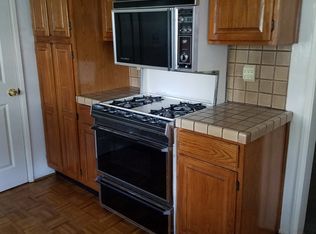 18015 Rayen St, Northridge, CA 91325