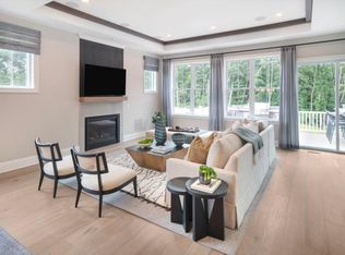 7 Lyons Ln, Foxboro, MA 02035