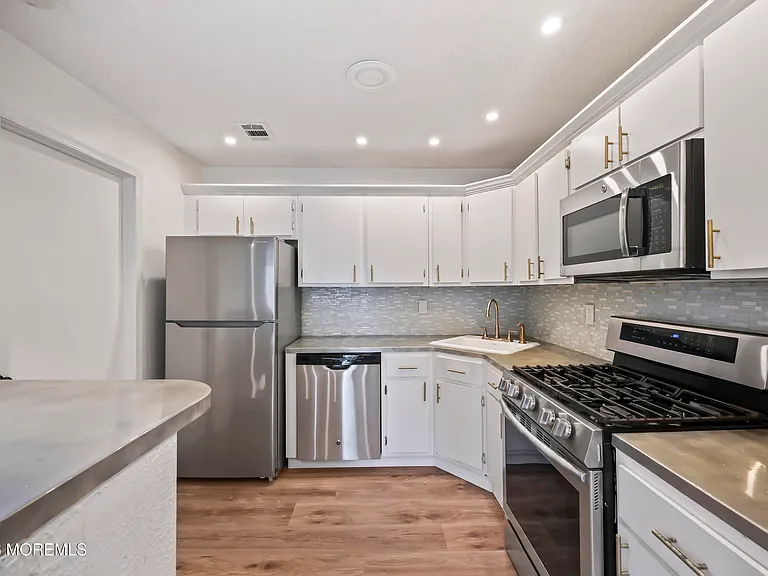 18-5 Augusta Ct #5 — Photo 12