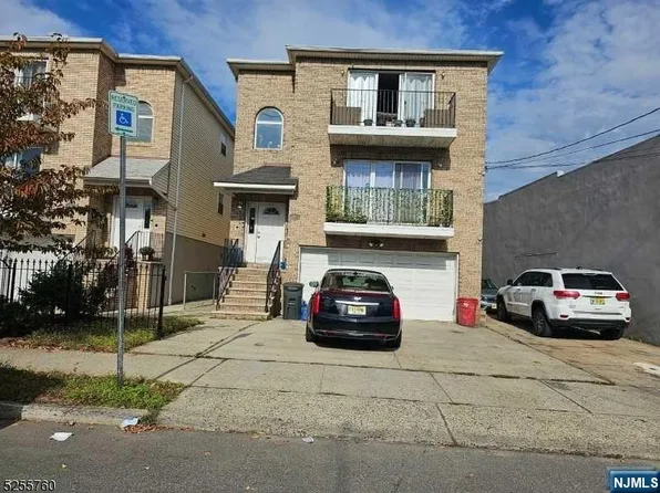 162-164 Clifford St, Newark, NJ 07105