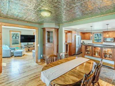 713 PAWLING Street, Madison, WI, 53704