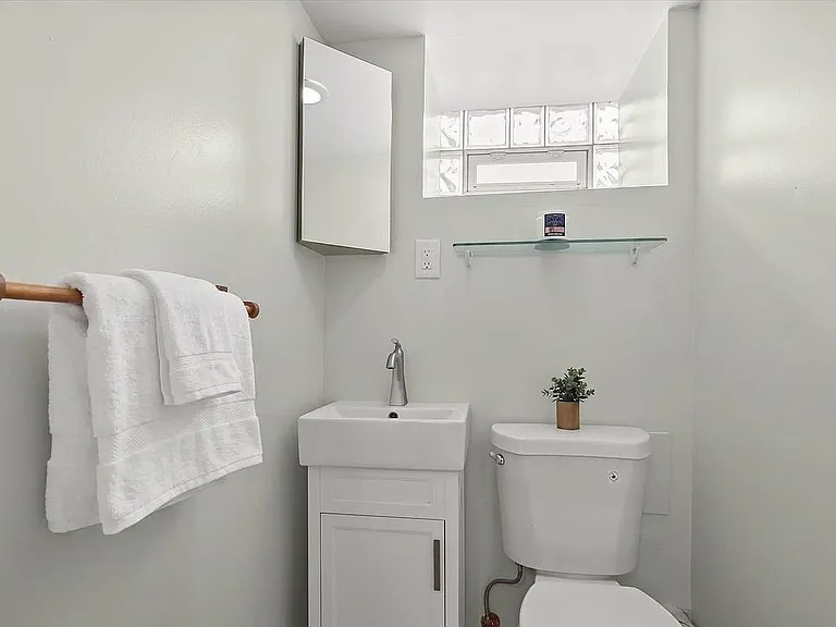 8 Enjay Ave — Photo 42