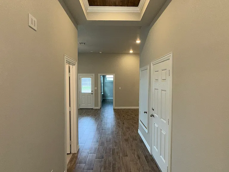 3514 Fenway Cir — Photo 2