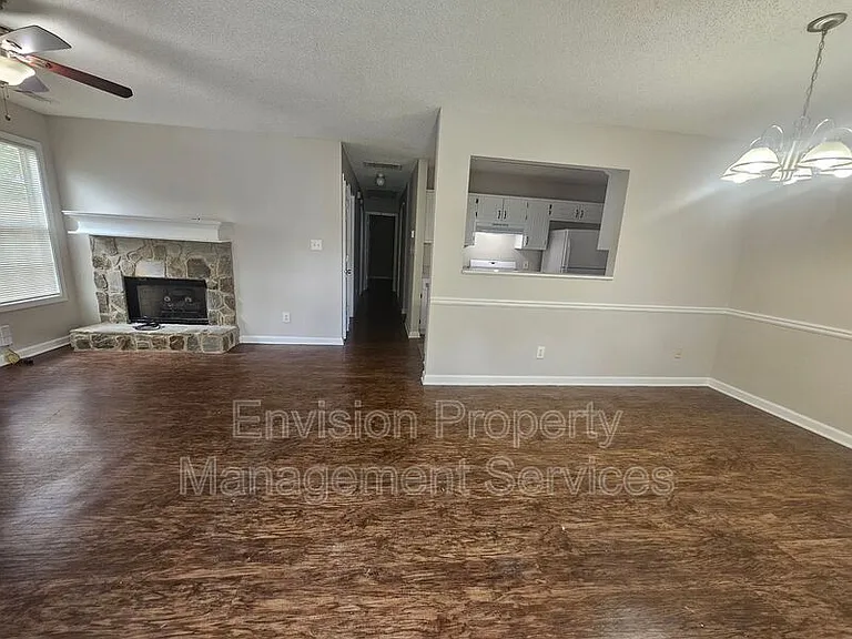 1393 N Hampton Dr — Photo 6