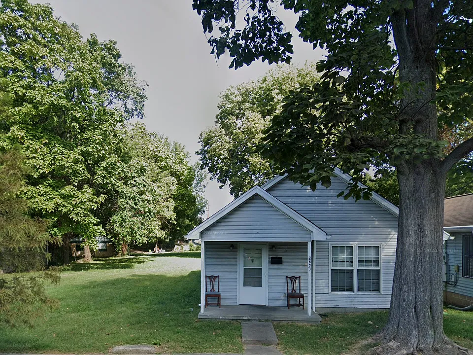 2623 Cedar St