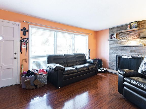 5th image of 7916 Poinsettia Dr