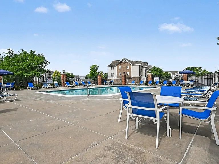 Brentwood Park Apartments — Photo 46