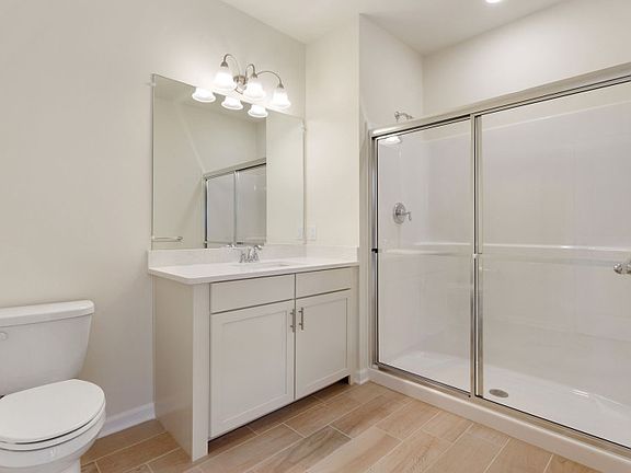 Spa-like Owner s Bath