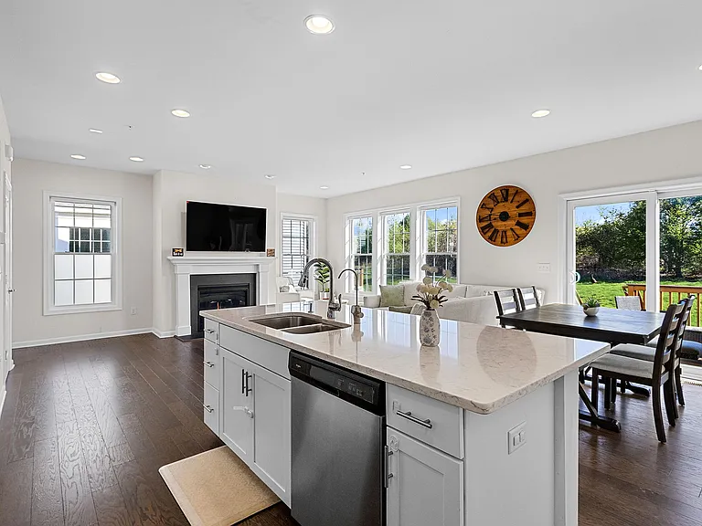 30 Magnolia Dr #30 — Photo 15