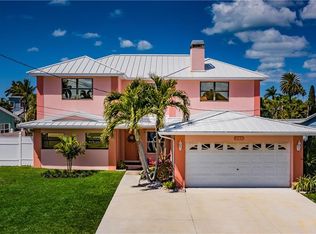 520 Crystal Dr, Madeira Beach, FL 33708