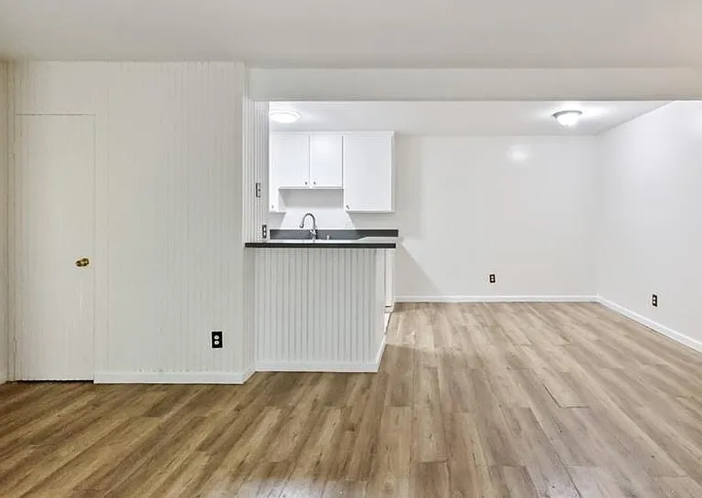 1001 W Macarthur Blvd #110 — Photo 6