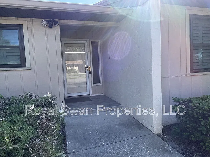 2 bed, 2.0 bath, 1325 sqft, $2,195 — Photo 3