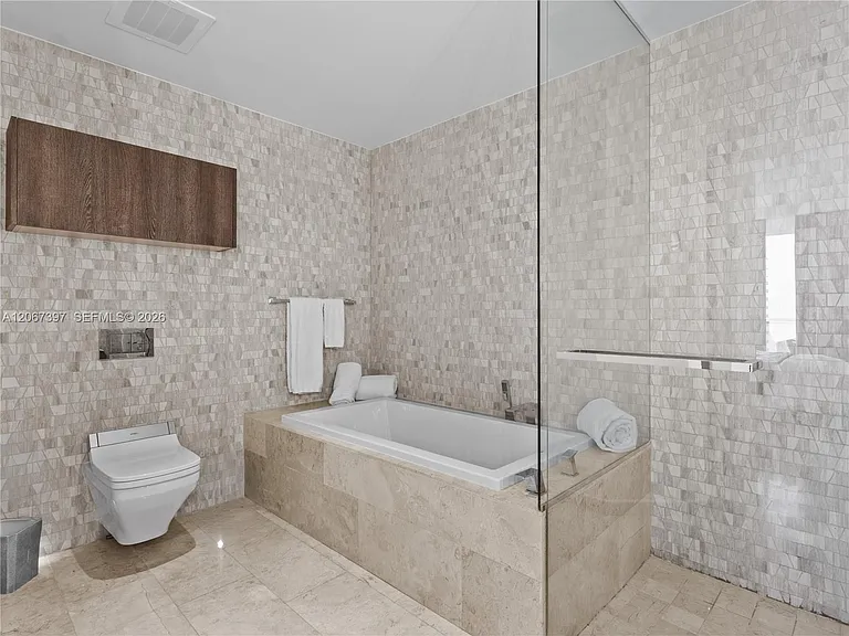 88 SW 7th St #3007 — Photo 19