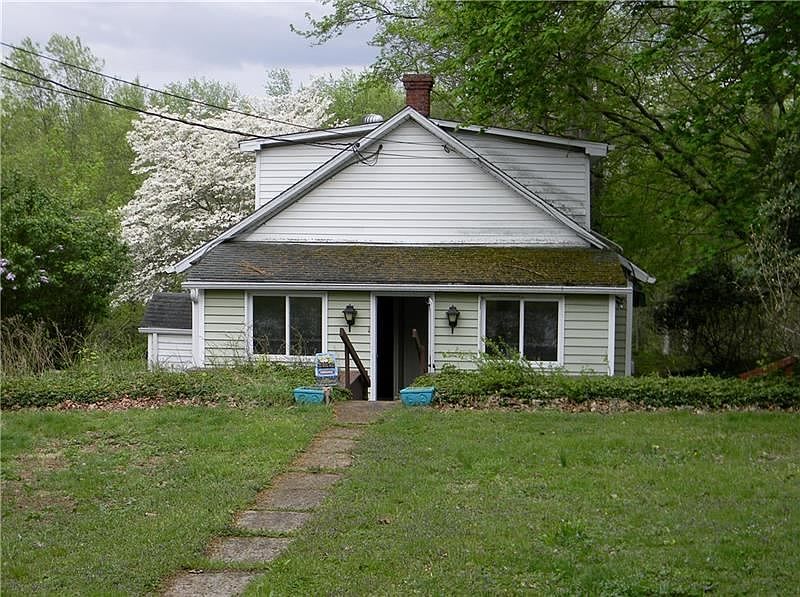 1st image of 153 Taft St