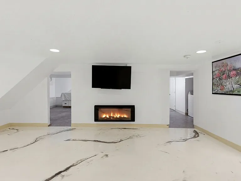 1030 Westmore Meyers Rd — Photo 45