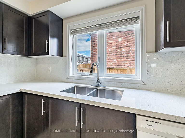 67 Benhurst Cres — Photo 20