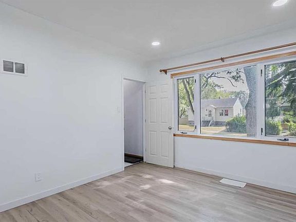 2nd image of 10948 S 75th Ave NW