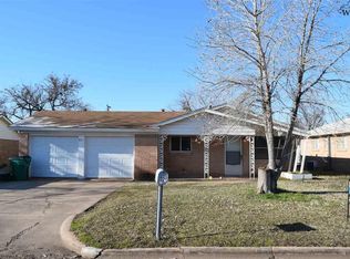 921 Van Horn St, Iowa Park, TX 76367