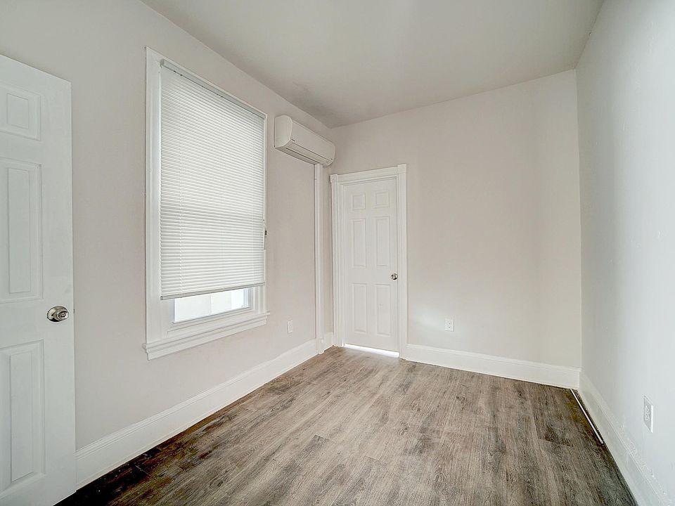 1st image of 2919 N Mascher St #8