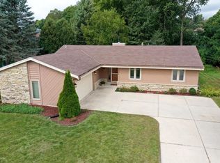 7744 W Imperial Dr, Franklin, WI 53132