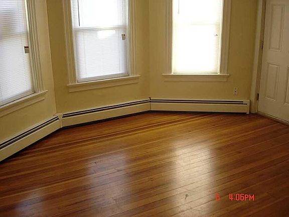 3rd image of 821-823 Atwells Ave
