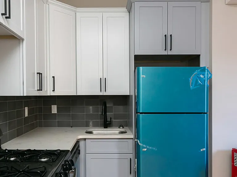 566 Maple St #2F — Photo 16