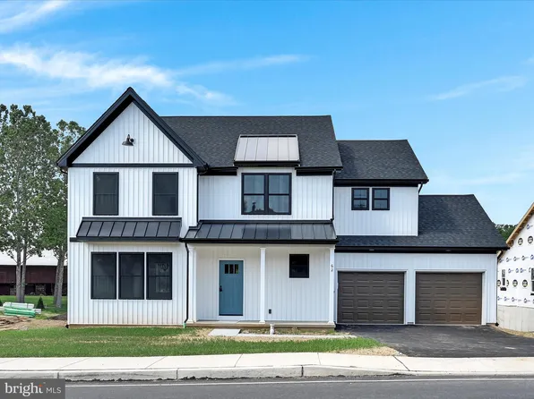 7 Lantern Ct, Carlisle, PA 17013