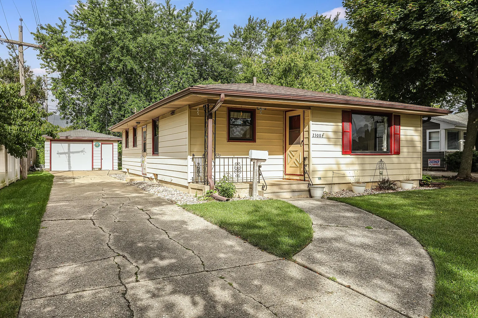 2308 25th Ave photo 1